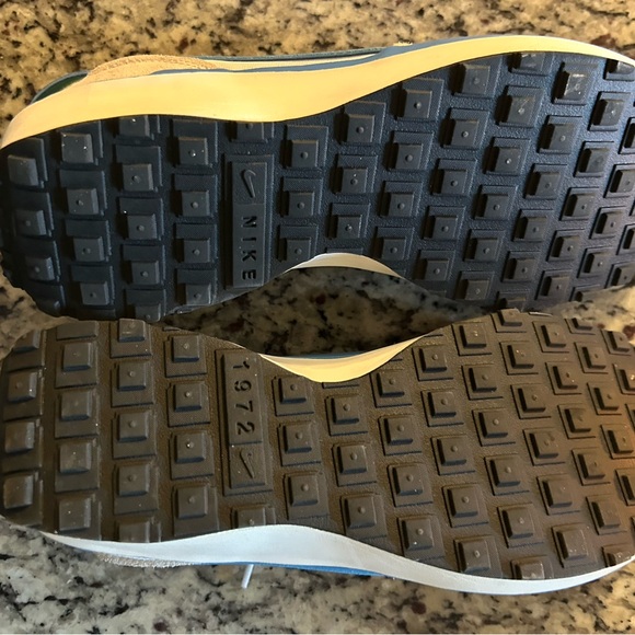 Nike Waffle Debut - Picture 6 of 9